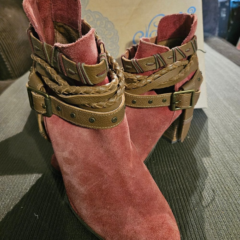 Naughty Monkey Cuthbert ankle boots red suede 8.5M - Picture 2 of 7